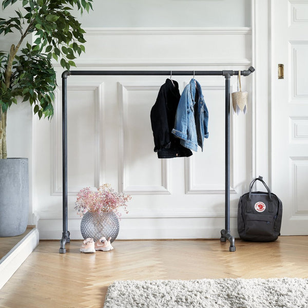 Opgrader børneværelset med et tøjstativ i et moderne design
